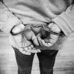 Monza, rapina in un negozio: 17enne in custodia cautelare