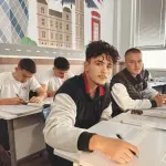 Monza, 1.025 studenti ricevono l’astuccio biancorosso